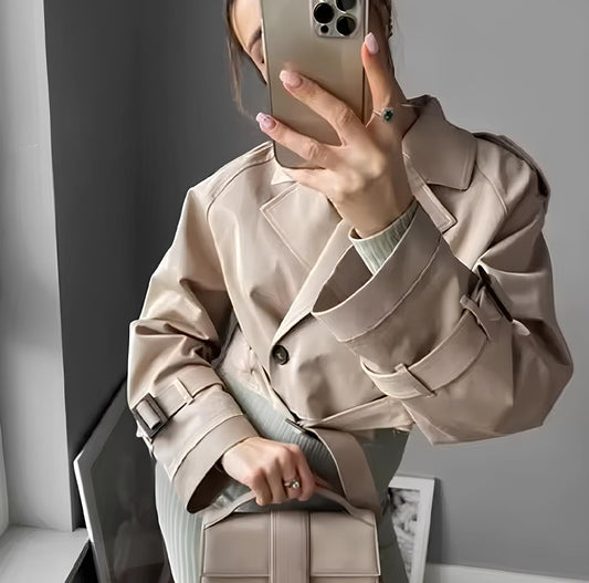 Trench corto con cintura